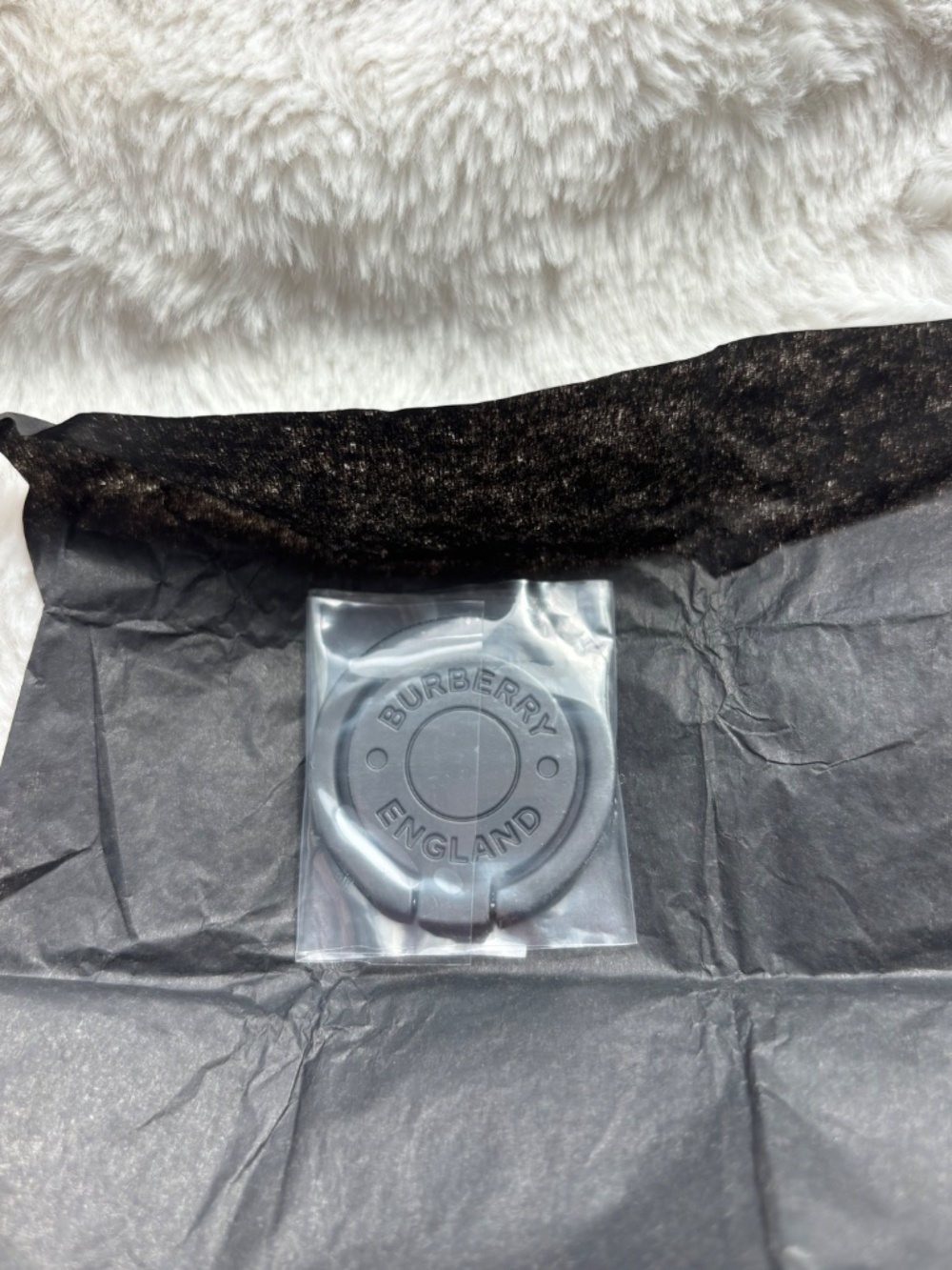 BNIB Burberry England Matte Black Logo Phone Ring Holder Stand Accessory - Picture 2 of 5